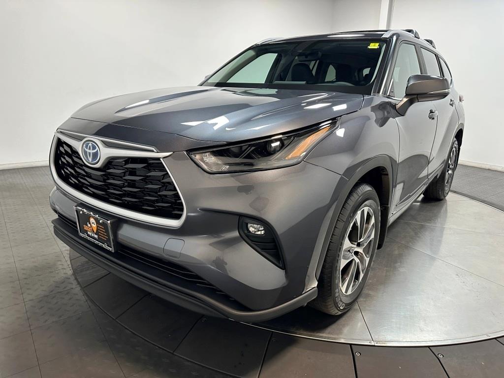 2024 Toyota Highlander Hybrid XLE 4