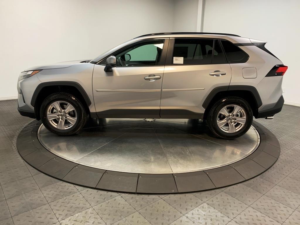 2024 Toyota RAV4 XLE 5