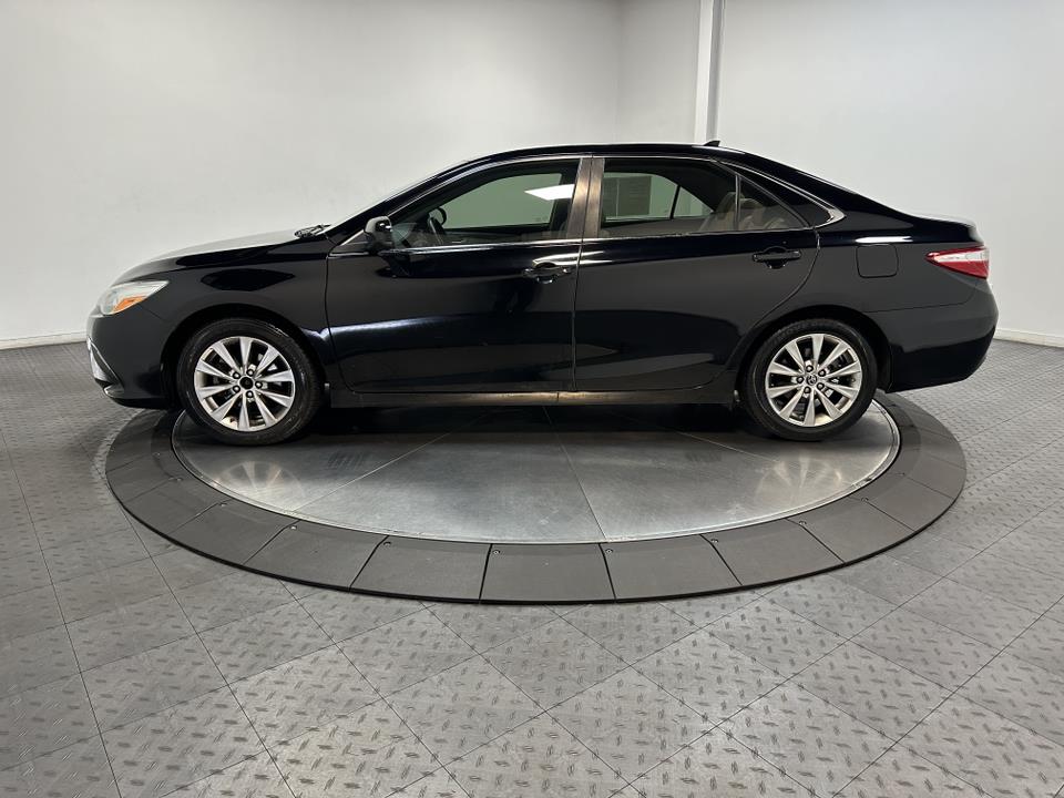 2016 Toyota Camry Hybrid XLE 8