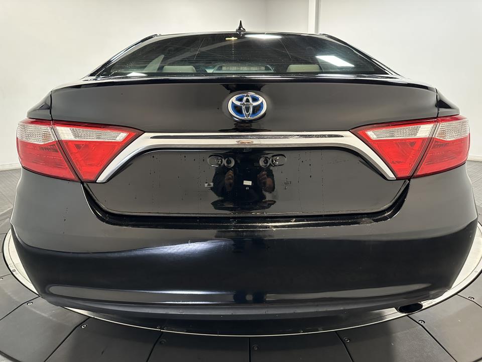 2016 Toyota Camry Hybrid XLE 12