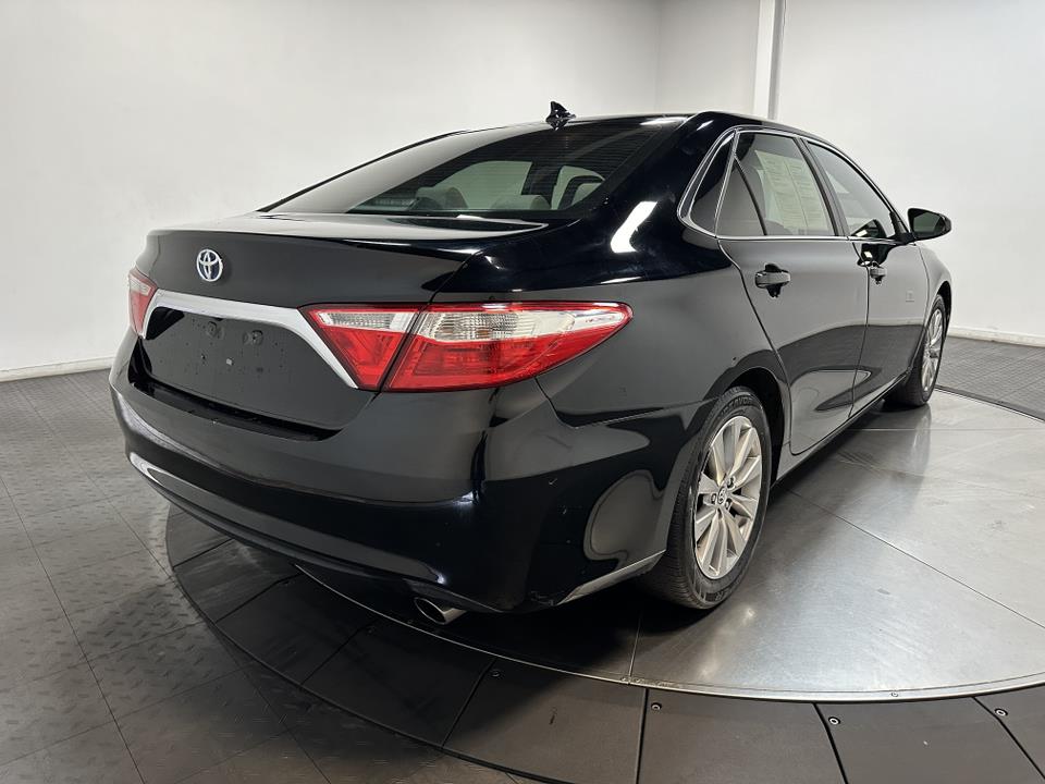 2016 Toyota Camry Hybrid XLE 13