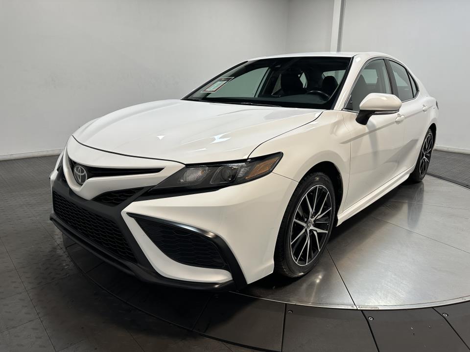 2022 Toyota Camry SE 6