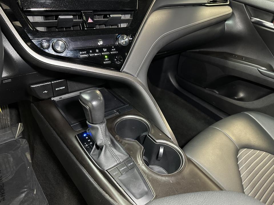 2022 Toyota Camry SE 29