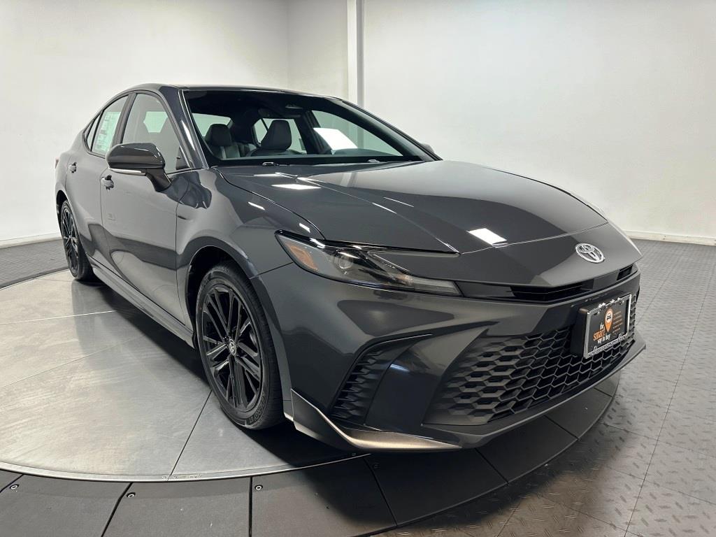 2025 Toyota Camry SE 2