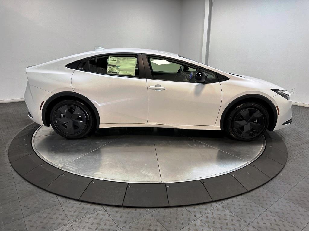 2024 Toyota Prius LE 9