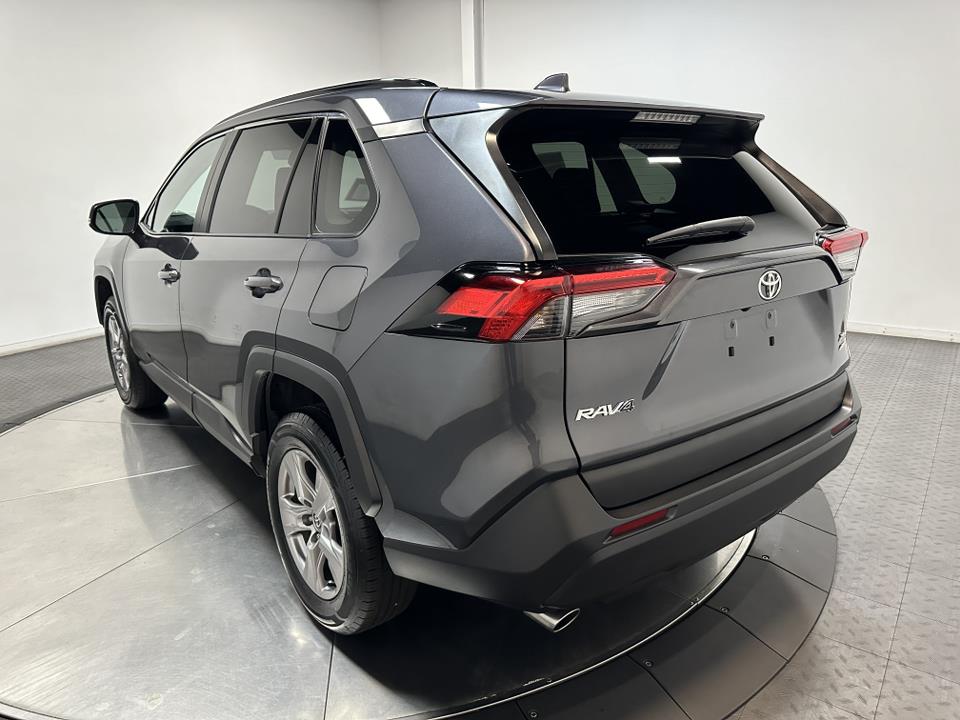 2022 Toyota RAV4 XLE 10