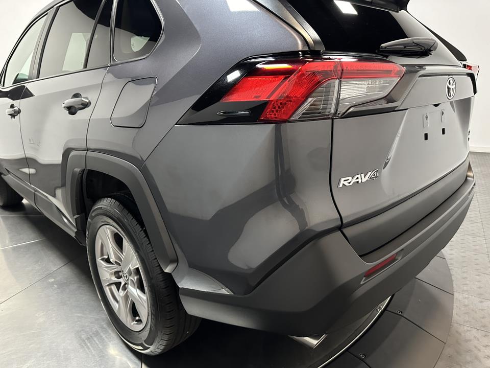 2022 Toyota RAV4 XLE 11