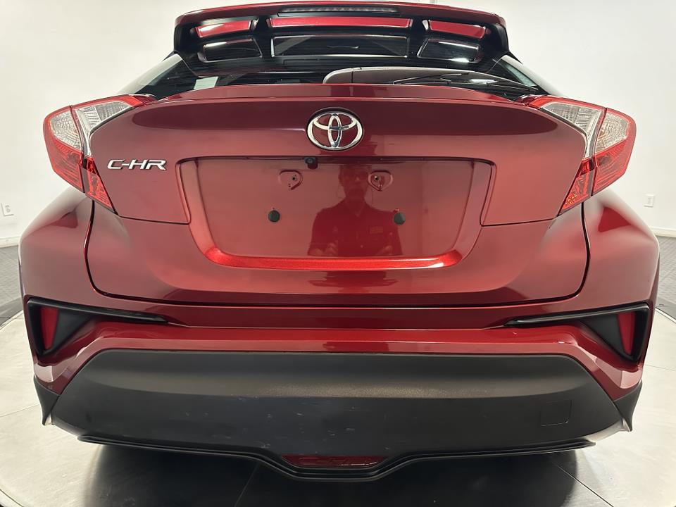 2018 Toyota C-HR XLE 11