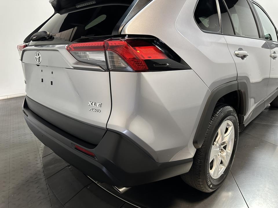 2021 Toyota RAV4 XLE 14