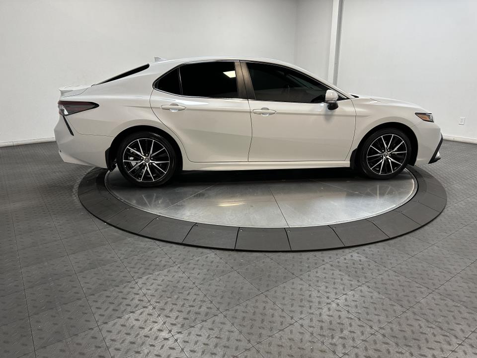 2022 Toyota Camry SE 15