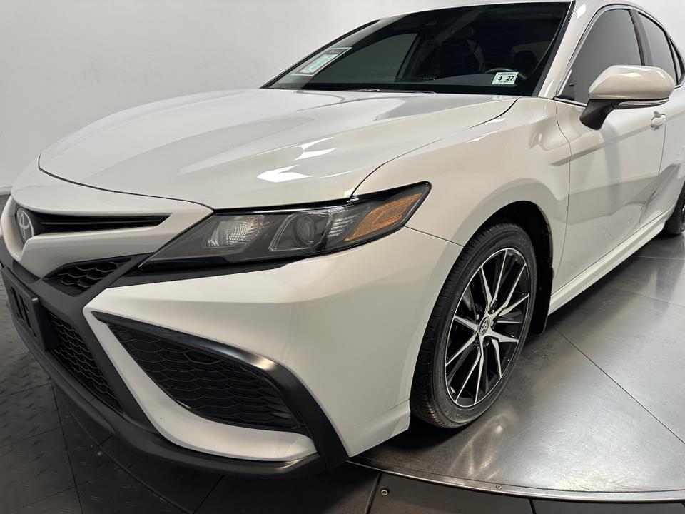 2022 Toyota Camry SE 7