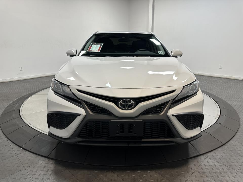 2022 Toyota Camry SE 4