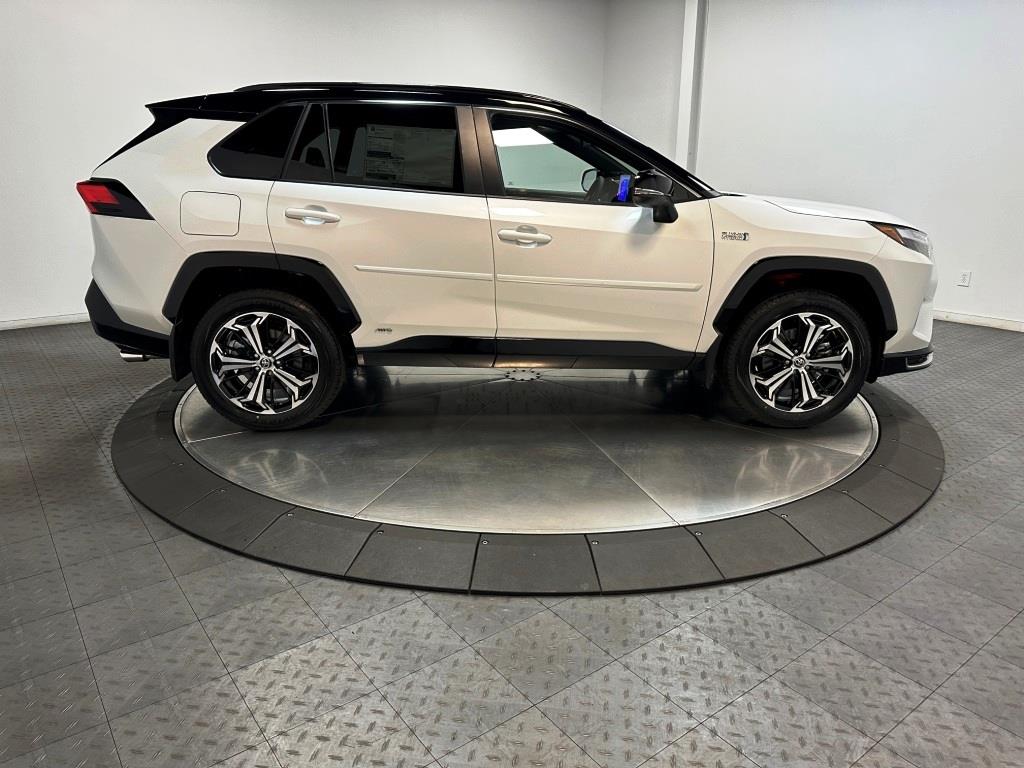 2024 Toyota RAV4 Prime XSE 9