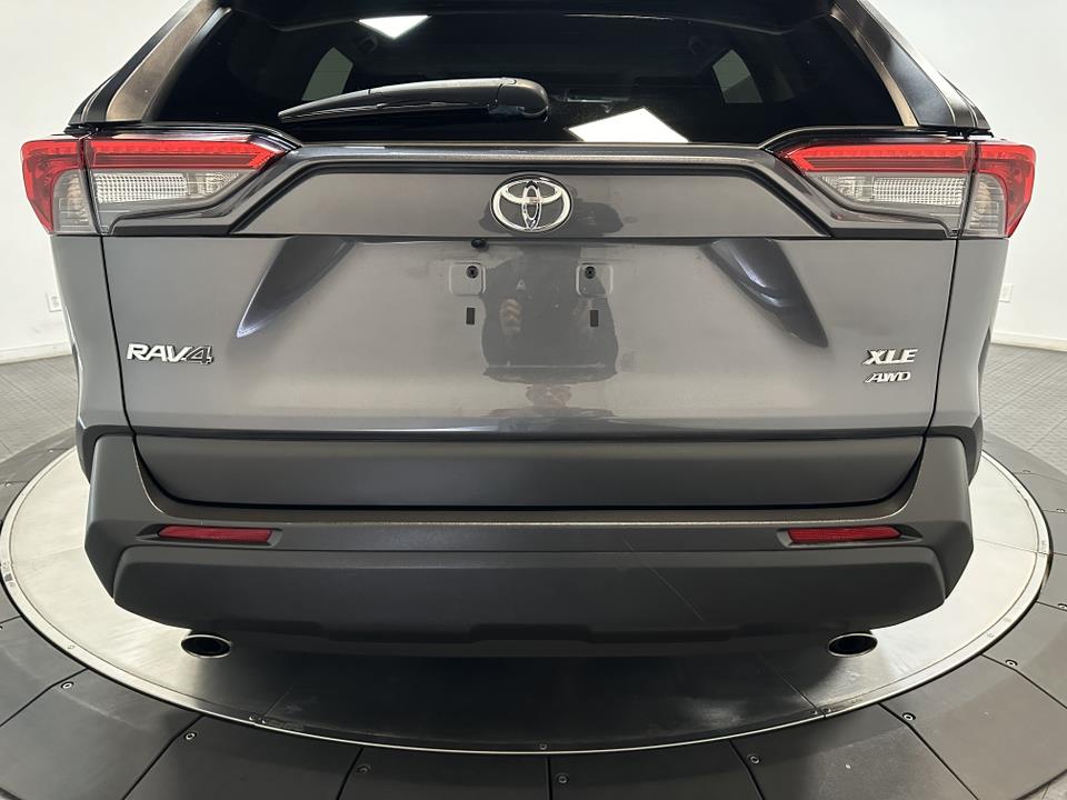 2022 Toyota RAV4 XLE 12