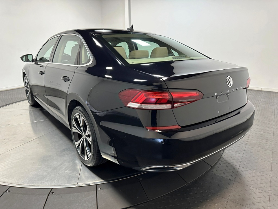 2020 Volkswagen Passat 2.0T SEL 9