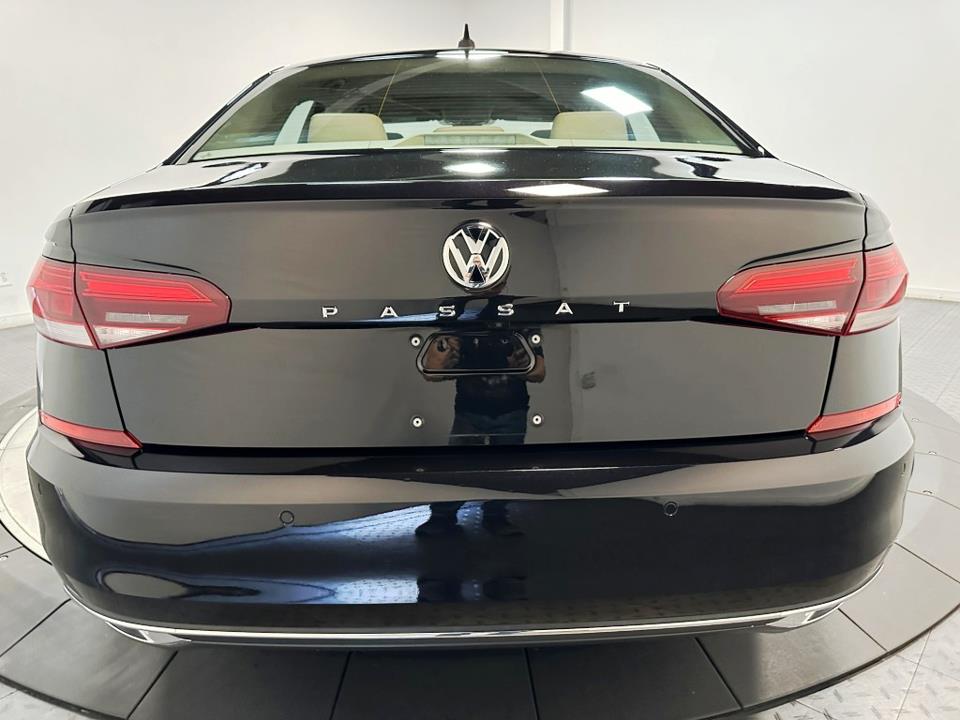 2020 Volkswagen Passat 2.0T SEL 12