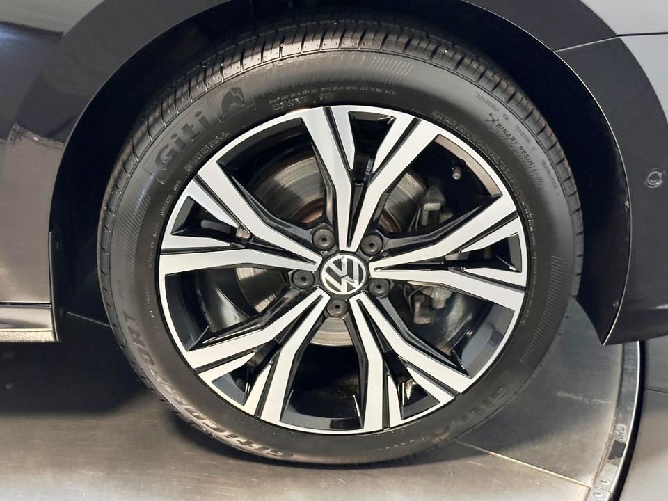 2020 Volkswagen Passat 2.0T SEL 18