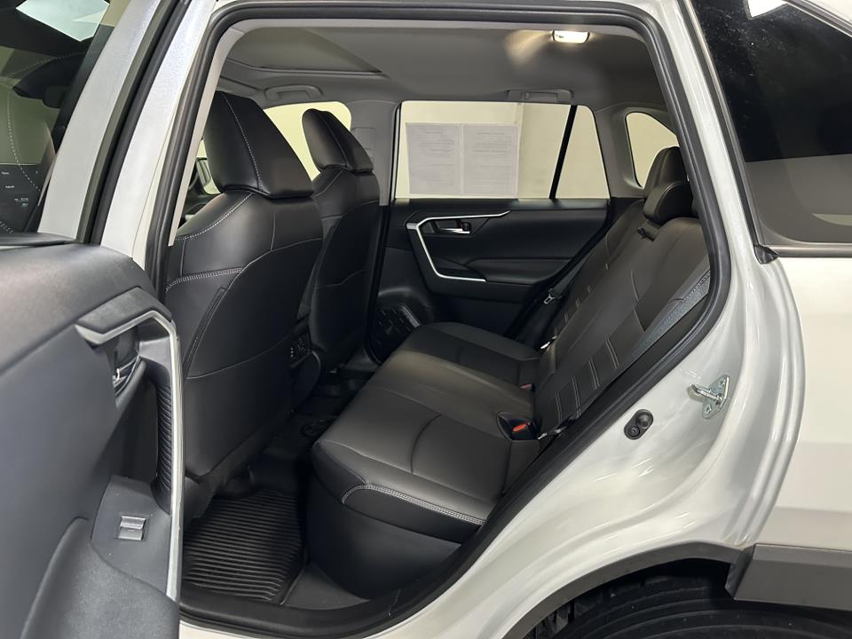 2022 Toyota RAV4 Hybrid XLE Premium 31