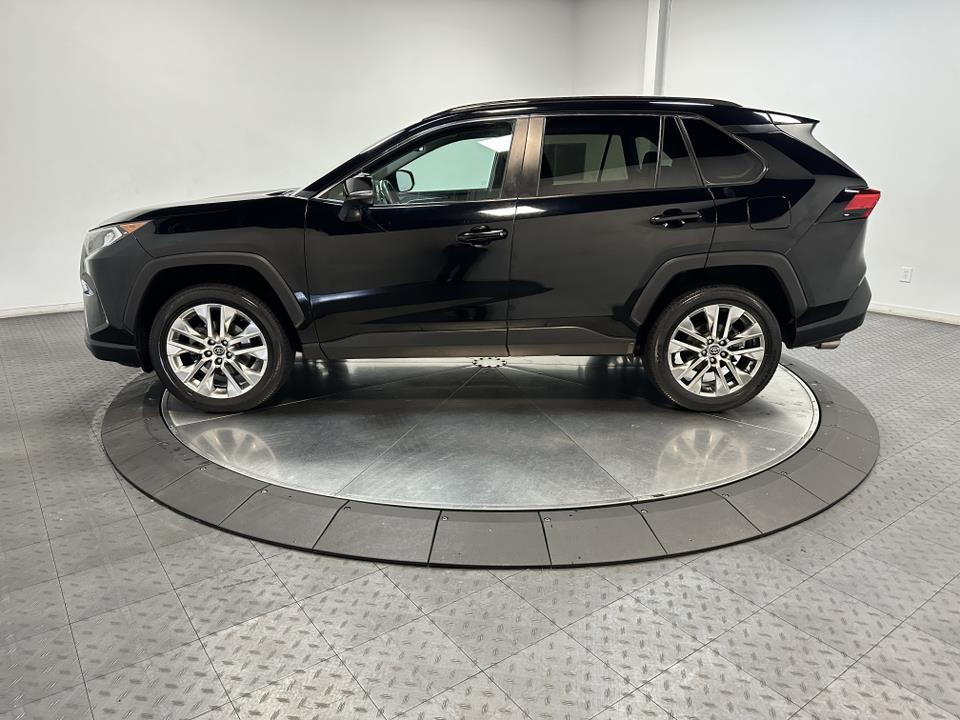 2020 Toyota RAV4 XLE Premium 8