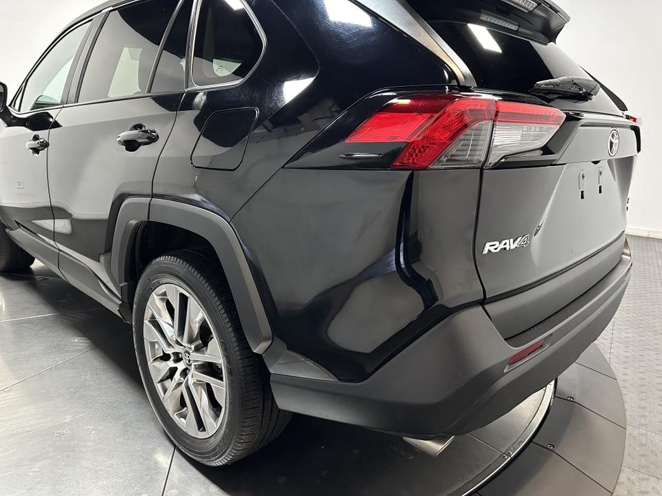 2020 Toyota RAV4 XLE Premium 10