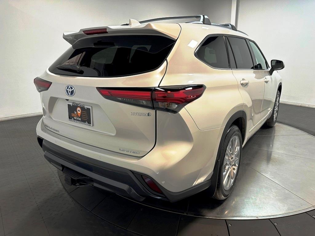 2024 Toyota Highlander Hybrid Limited 8