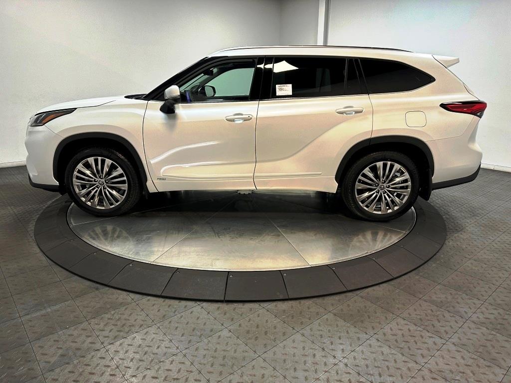 2024 Toyota Highlander Hybrid Platinum 5