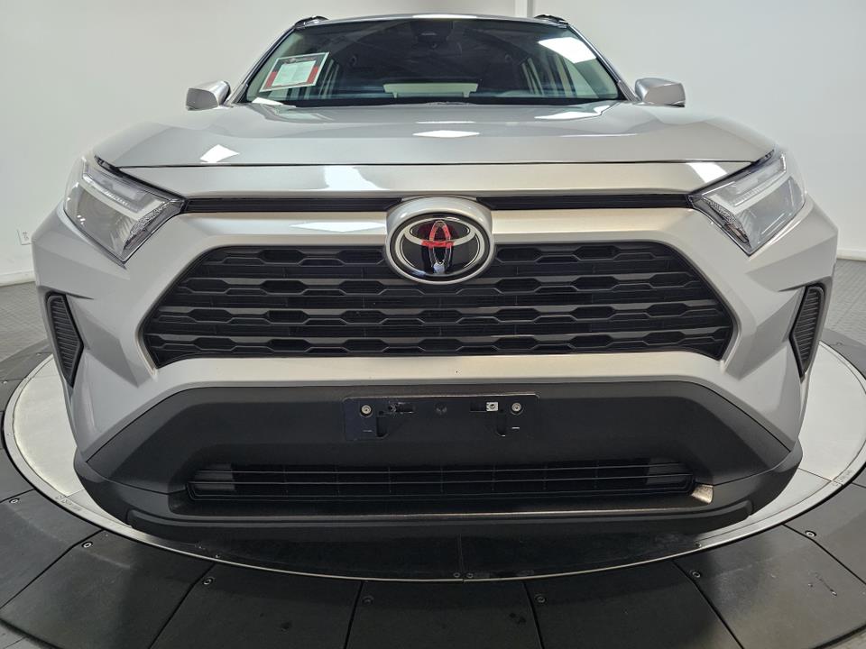 2022 Toyota RAV4 XLE 5