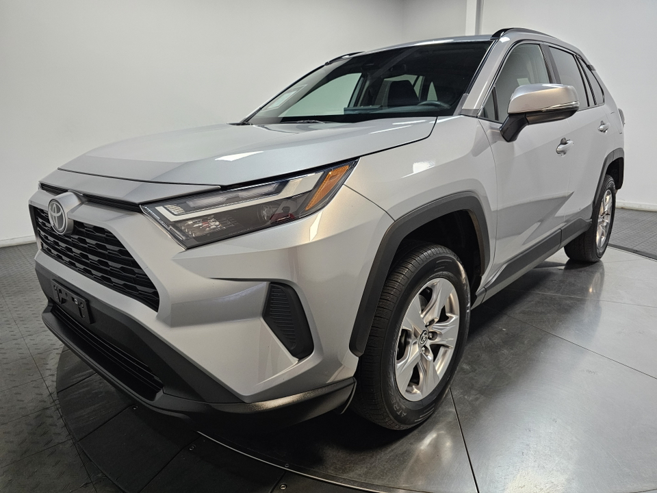 2022 Toyota RAV4 XLE 6