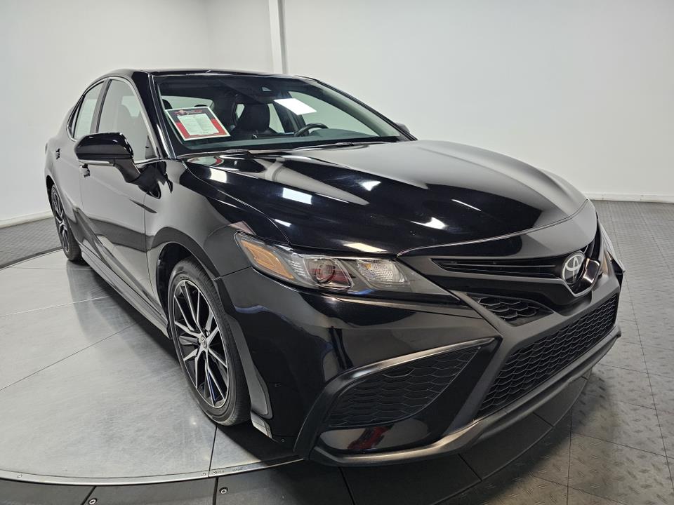 2023 Toyota Camry SE 2