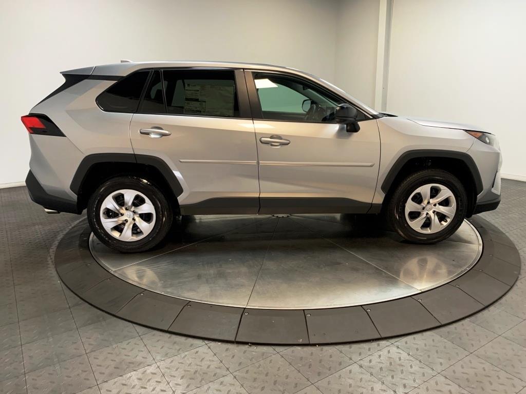 2024 Toyota RAV4 LE 9