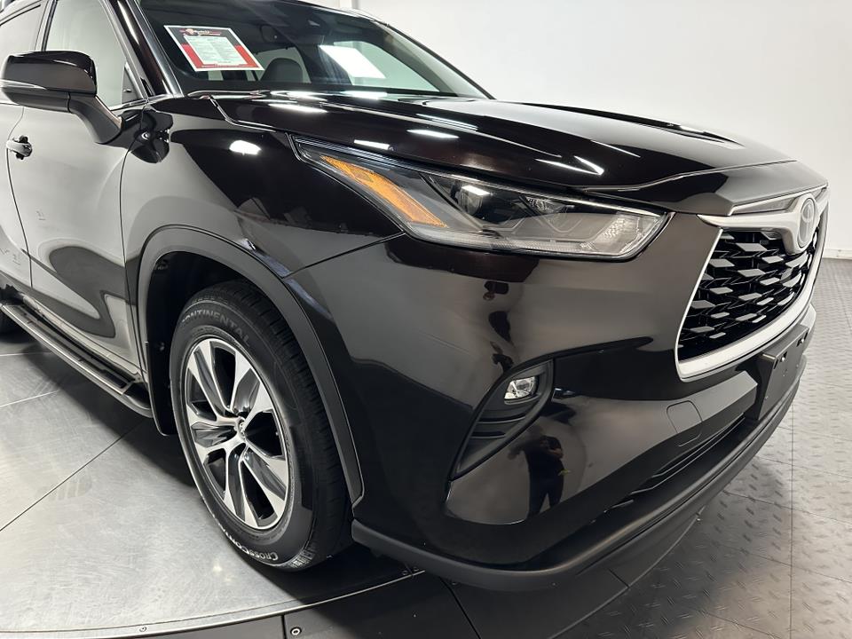 2021 Toyota Highlander XLE 3