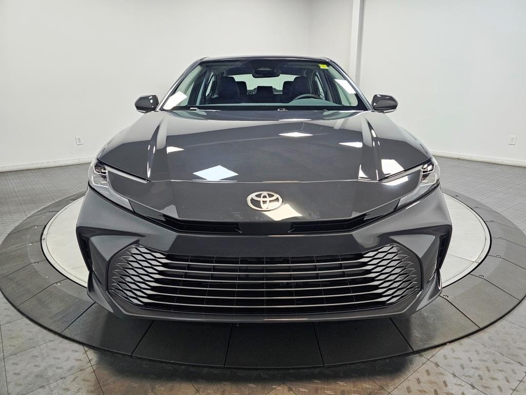 2025 Toyota Camry XLE 3