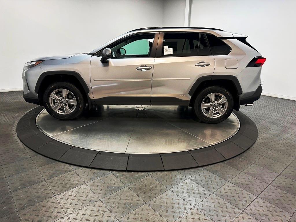 2024 Toyota RAV4 Hybrid XLE 5