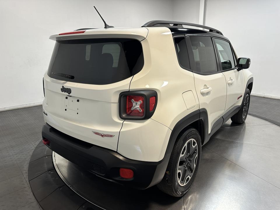 2016 Jeep Renegade Trailhawk 13