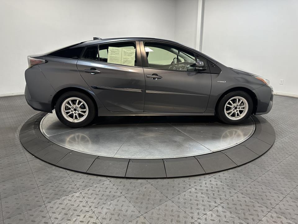 2017 Toyota Prius Two 9