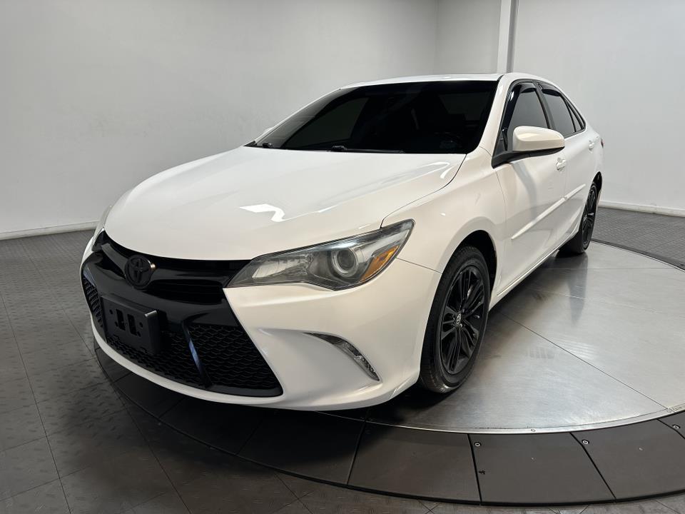 2017 Toyota Camry SE 4