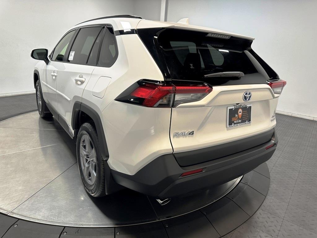 2024 Toyota RAV4 Hybrid XLE 6