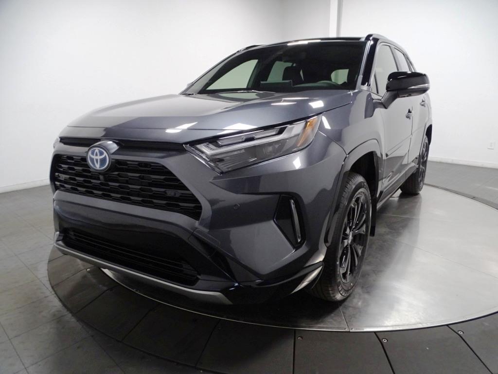 2024 Toyota RAV4 Hybrid XSE 3