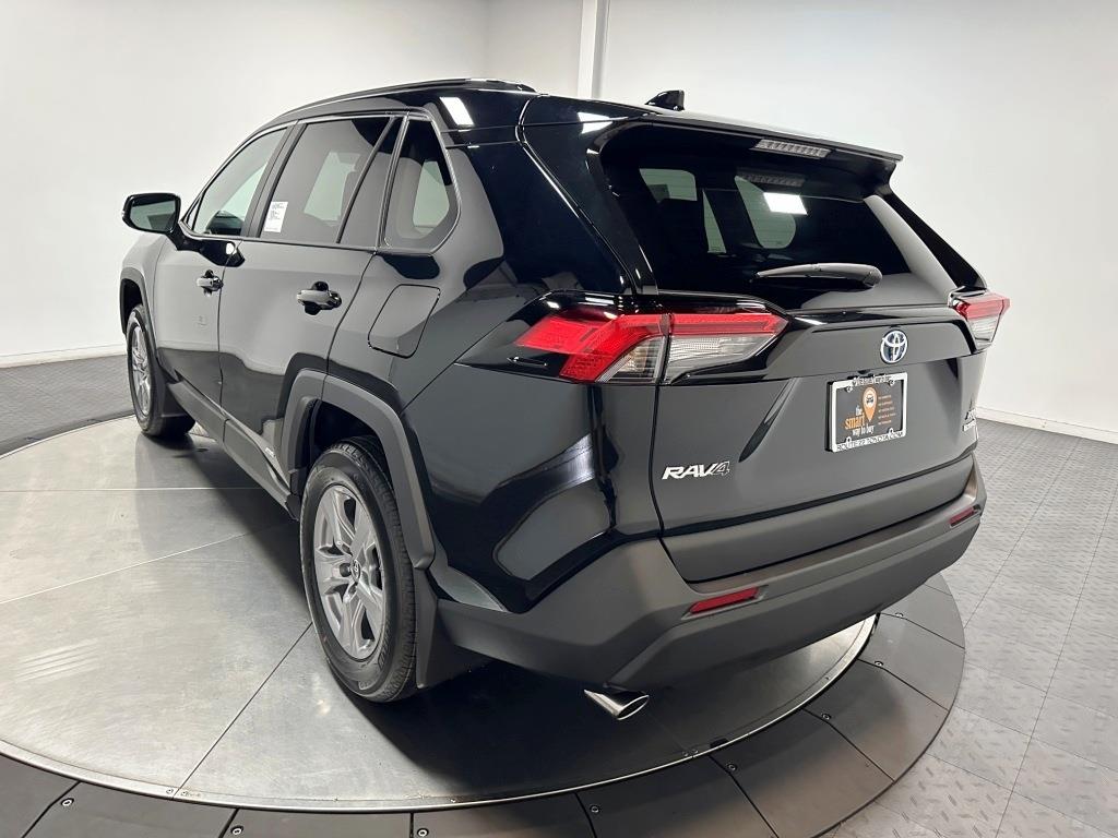 2024 Toyota RAV4 Hybrid XLE 6