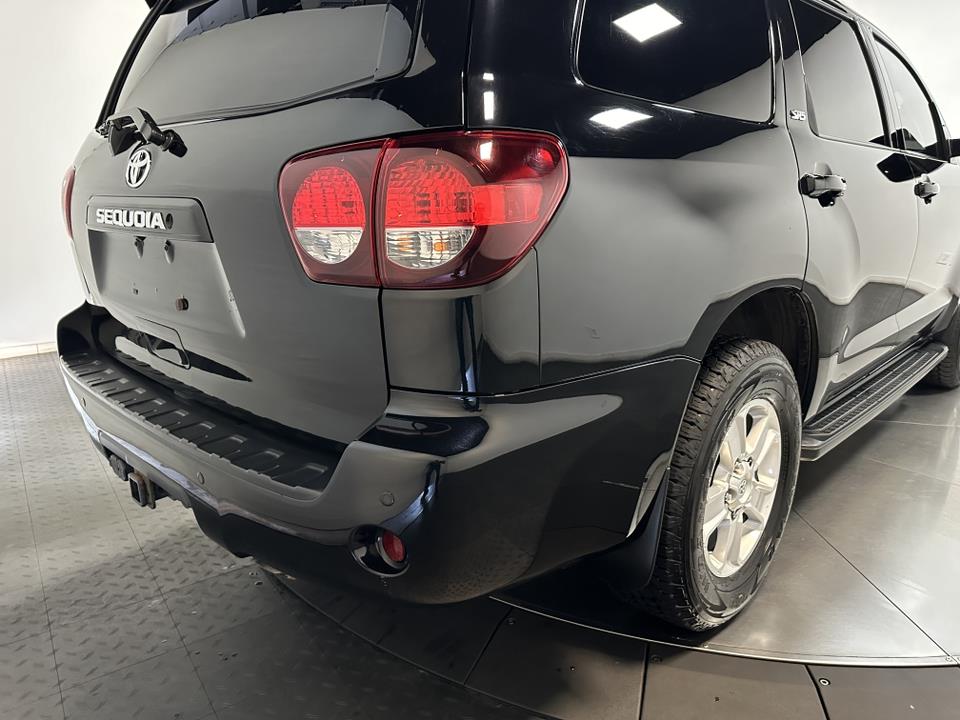 2019 Toyota Sequoia SR5 14