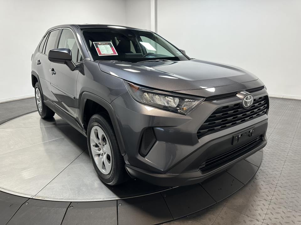 2022 Toyota RAV4 LE 2