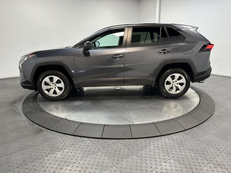 2022 Toyota RAV4 LE 8