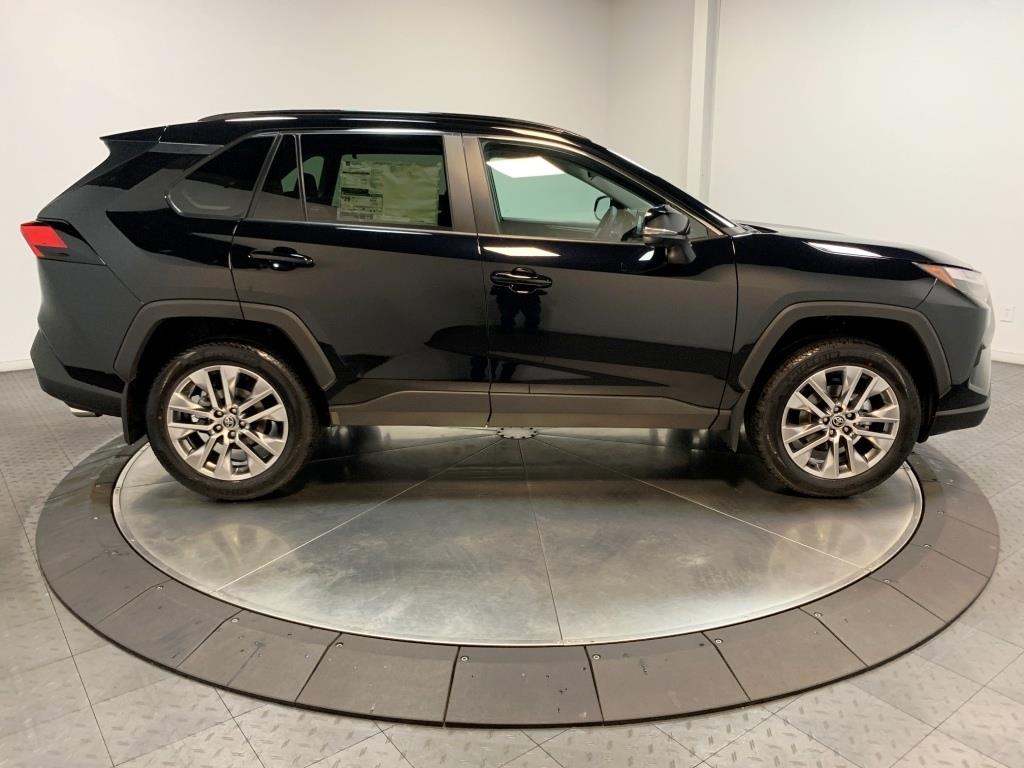 2024 Toyota RAV4 XLE Premium 9