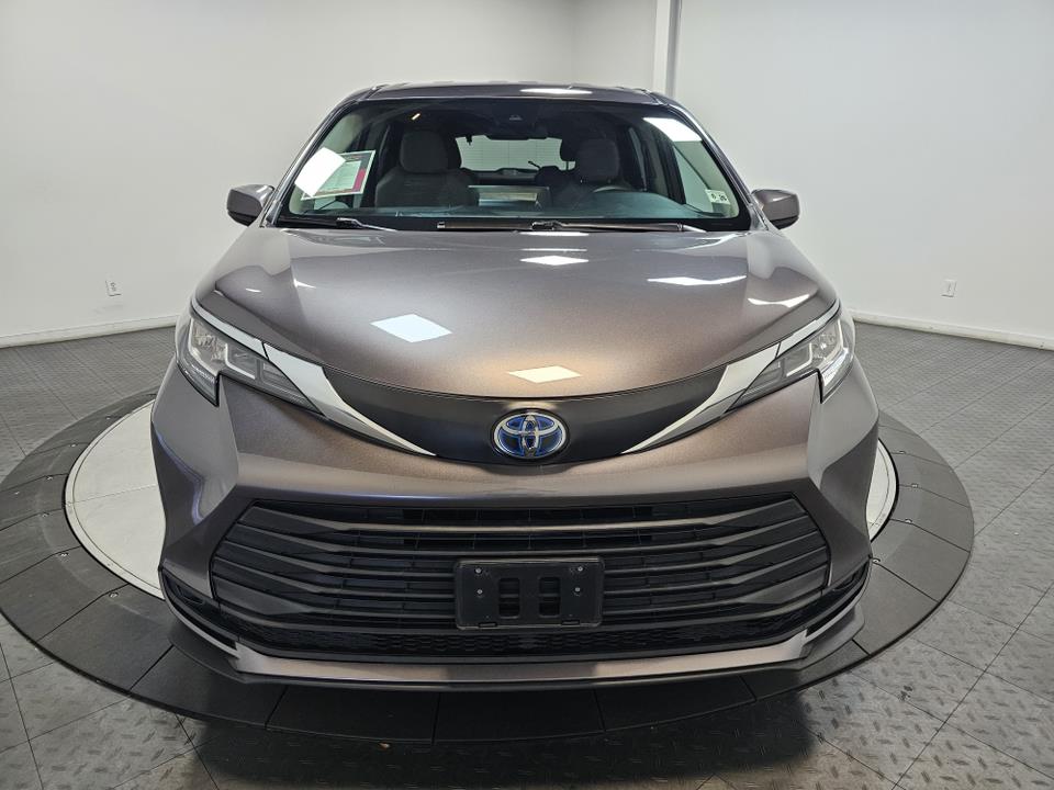 2021 Toyota Sienna LE 4