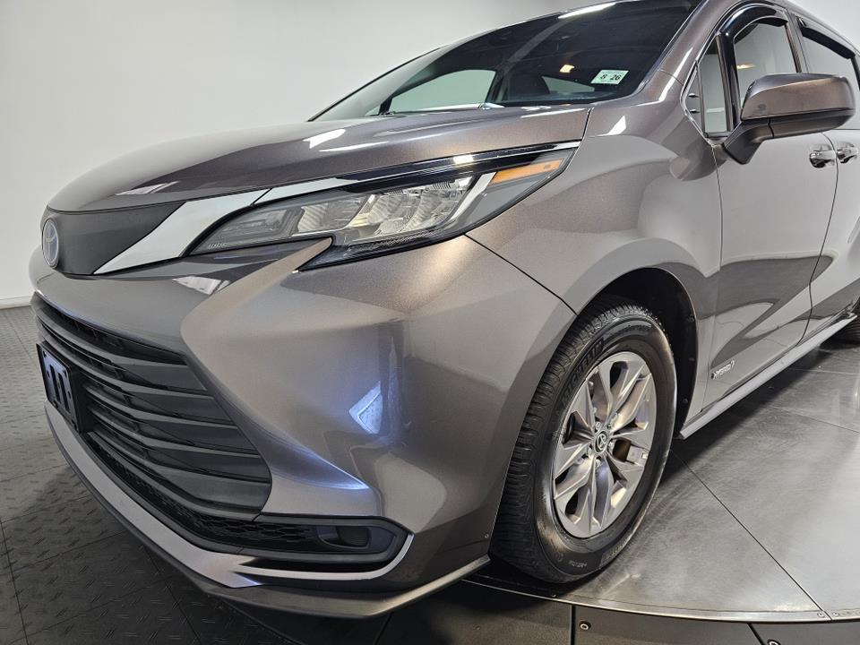 2021 Toyota Sienna LE 7