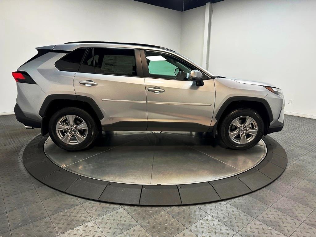 2024 Toyota RAV4 Hybrid XLE 9