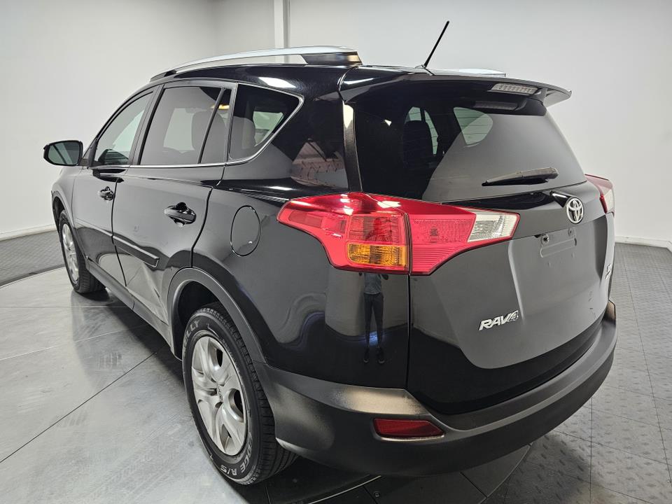 2015 Toyota RAV4 LE 9