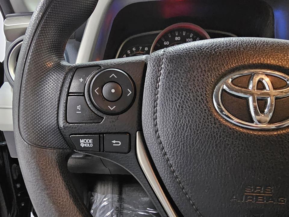 2015 Toyota RAV4 LE 24