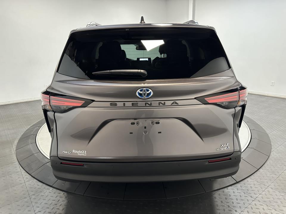 2021 Toyota Sienna XLE 11