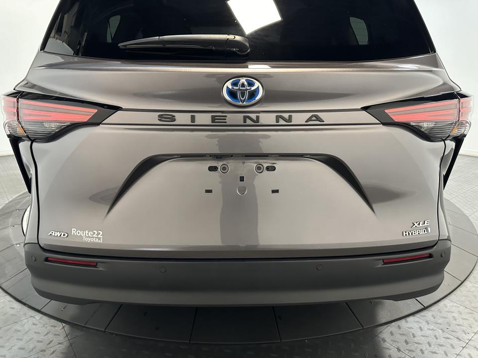 2021 Toyota Sienna XLE 12